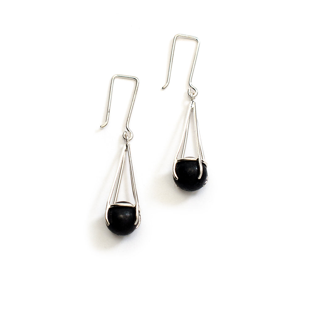 Aretes Planeta Barro Negro